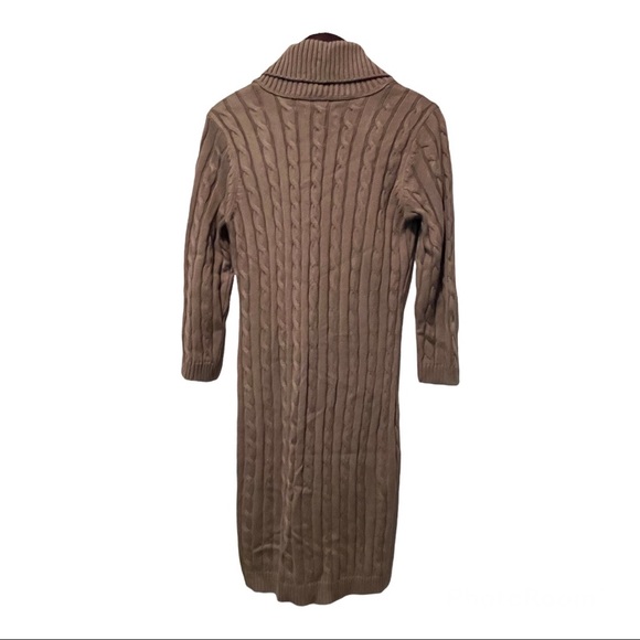 Ellen Tracy cable knit sweater dress. - Picture 4 of 10